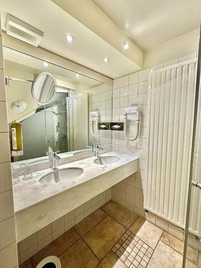 Hostellerie De Bretonniere - Groupe Logis Hotels Бон Экстерьер фото