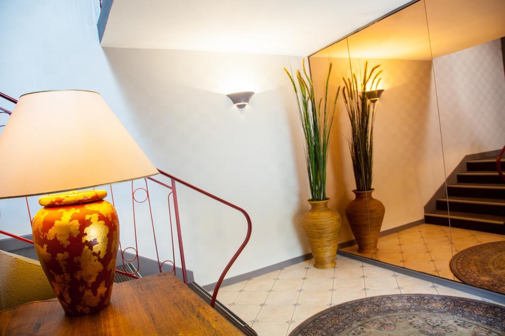 Hostellerie De Bretonniere - Groupe Logis Hotels Бон Экстерьер фото